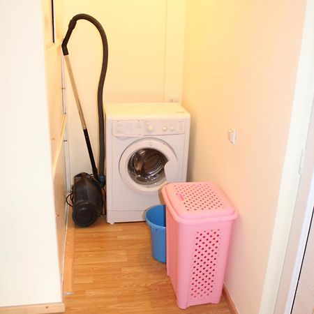 Super Location - Shared Bathroom And Kitchen Yerevan Exterior photo