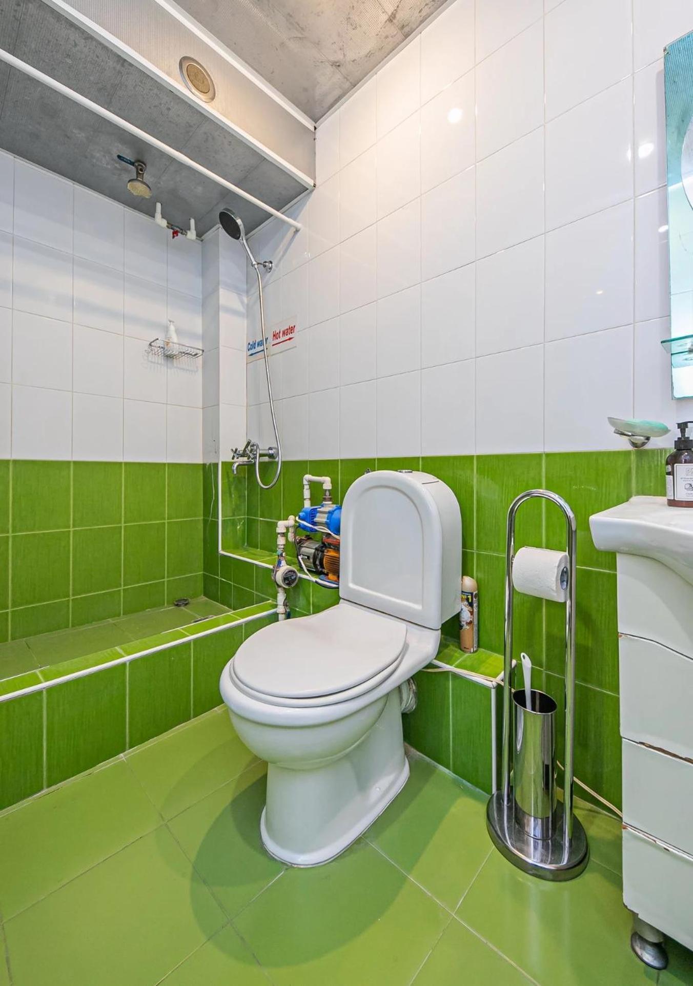 Super Location - Shared Bathroom And Kitchen Yerevan Exterior photo